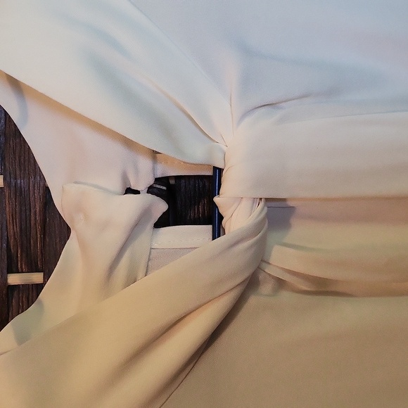 Armani Collezioni Cream Blouse - Picture 4 of 10